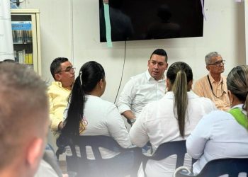 La Contraloría General de la República lideró mesa de seguimiento crucial para la ejecución del mantenimiento y mejoramiento del carreteable Neiva-San Vicente-Puerto Rico-Florencia.