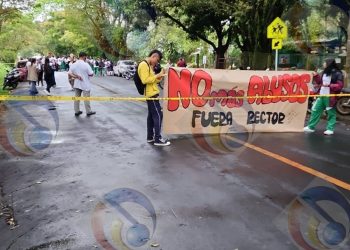 Protestas Por Presunto Abuso Sexual A Niñas En Colegio Del Corregimiento La Esmeralda De Puerto Rico Caquetá.