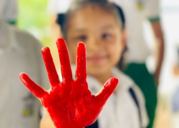 EN LA I. E RURAL SANTA TERESA DE EL PAUJIL, SE CONMEMORÓ EL DÍA DE LAS MANOS ROJAS.