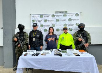 CAPTURADA MUJER VINCULADA CON EL FRENTE EVER CASTRO DE LAS DISIDENCIAS DE LAS FARC.