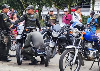 LA POLICÍA REALIZÓ JORNADA DE MARCACIÓN DE MOTOCICLETAS EN EL DONCELLO.