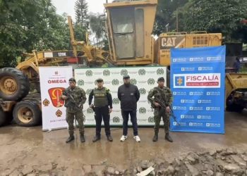 EL EJÉRCITO RECUPERÓ MOTONIVELADORA QUE HABÍA SIDO HURTADA POR DESIDENCIAS DE LAS FARC.