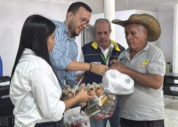 FAMILIAS DE MILÁN Y PUERTO RICO, AFECTADAS POR INUNDACIONES, RECIBIERON KITS ALIMENTARIOS.