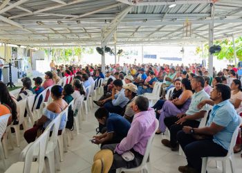 ALCALDE DE EL DONELLO SOCIALIZÓ PROYECTO DE ENERGÍA CON PANELES SOLARES.