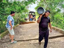 EL ALCALDE DE VALPARAISO CONTRATÓ LA CONSTRUCCIÓN DEL PUENTE SOBRE LA QUEBRDA LA LUCERO.