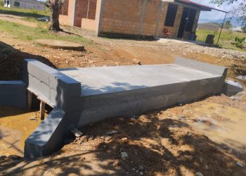 ALCALDE DE PUERTO RICO, CAQUETÁ CONSTRUYÓ PUENTE EN TIEMPO ROCORD EN EL BARRIO SIMÓN CLAROS.