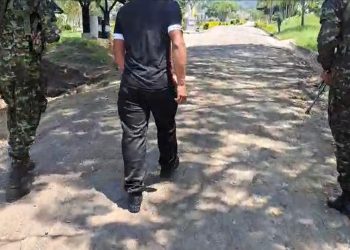 EXPLOSIVISTA DE GRUPO ARMADO RESIDUAL SE ENTREGÓ AL EJÉRCITO EN GARZÓN, HUILA