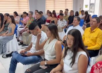 148 JÓVENES SE GRADUARON DEL PRIMER DIPLOMADO EN EXTENSIONISMO FORESTAL REALIZADO EN FLORENCIA.