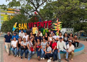 COMUNIDADES DE SAN VICENTE DEL CAGUÁN RECIBEN CAPACITACIÓN SOBRE MELIPONICULTURA.