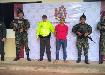 TROPAS DEL EJÉRCITO CAPTURARON A ALIAS CACHETES, PRESUNTO CABECILLA DE RED DE APOYO DEL BLOQUE JORGE SUÁREZ BRICEÑO.