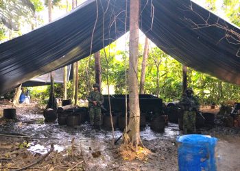 EJÉRCITO NACIONAL NEUTRALIZÓ UN LABORATORIO CON MÁS DE 7.6 TONELADAS DE PERMANGANATO DE POTASIO, EN PUTUMAYO