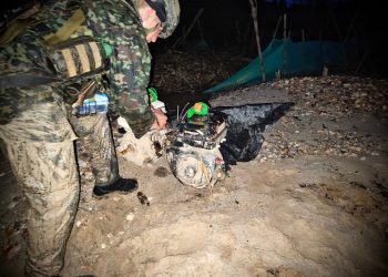 EL EJÉRCITO DESTRUYÓ  DRAGAS Y OTROS EQUIPO UTILIZADOS EN MINERÍA ILEGAL EN CAQUETÁ.