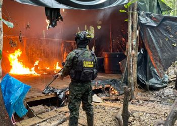 MÁS DE 24.000 GALONES DE INSUMOS QUÍMICOS FUERON INCAUTADOS EN OPERACIÓN CONTRA EL NARCOTRÁFICO EN PUTUMAYO.